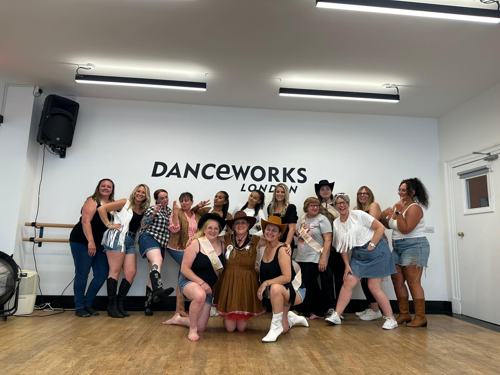 Texas Hold 'Em Hen Party Dance Class - Professional Dance Instructors